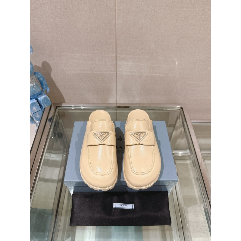 Pra*a slippers
